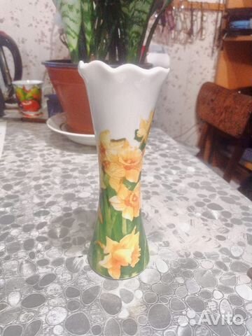 Фарфоровая вазочка
