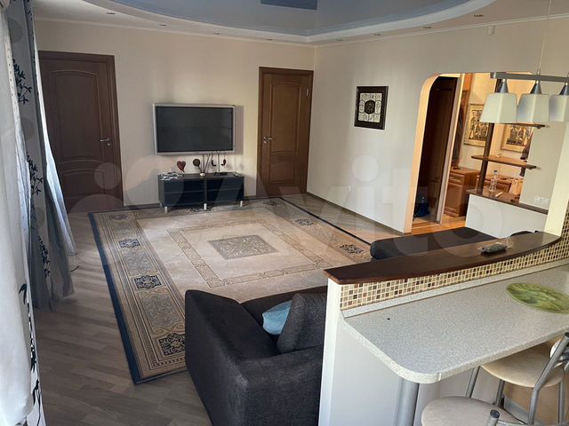 3-к. квартира, 70 м², 2/5 эт.