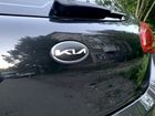 Наклейки на эмблемы Kia (белые) объявление продам