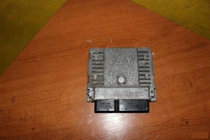 Блок управления двигателем Volkswagen Golf