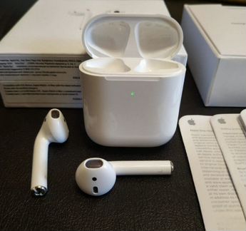 Беспроводные наушники AirPods