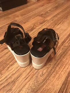 Босоножки из лакированной кожи Milana