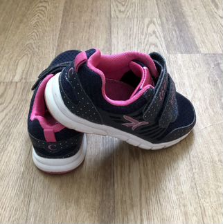 Кроссовки для девочки