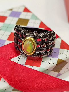 Кольцо с эфиопским опалом, золото и серебро