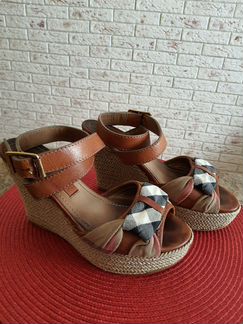 Босоножки Burberry оригинал 37 р