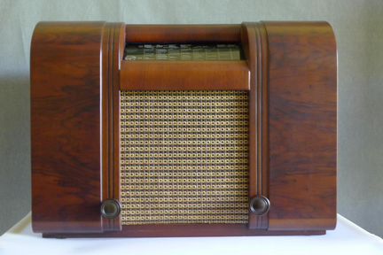 Ламповый радиоприемник Blaupunkt 4W67MK