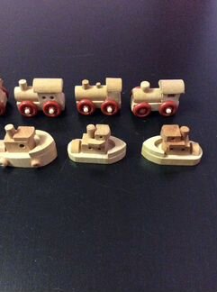 Киндер-сюрпризы деревянные паровозы и пароходы