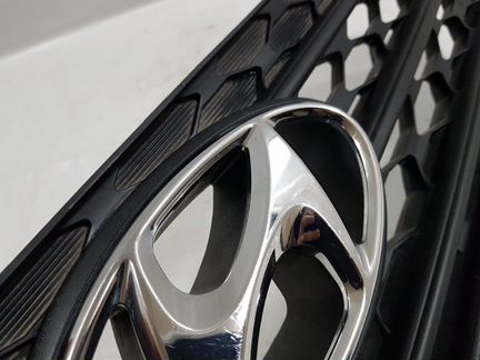 Решетка радиатора Hyundai Solaris 2