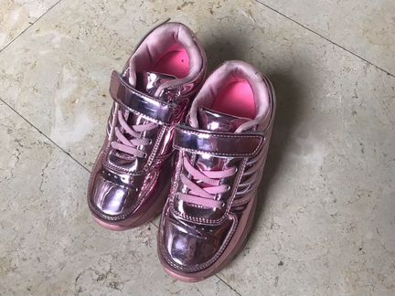 Блестящие кроссовки ролики светящиеся