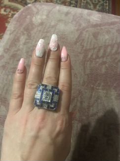 Серебряное квадратное кольцо с синими цирконами