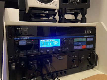 Tc helicon voicelife rack - вокальный процессор