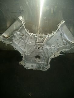 Передняя крышка б/у дв.5.7 3UR-FE Toyota Tundra