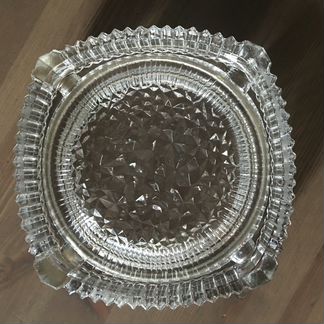 Хрустальная пепельница