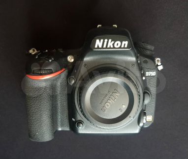 Зеркальная фотокамера Nikon D750