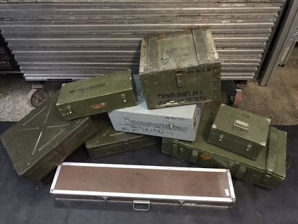 Ящики ретро - инсталляция