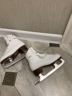 Коньки фигурные детские Graf Arosa