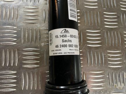 Амортизатор Audi A8 D3/4E (рестайлинг) 2007г