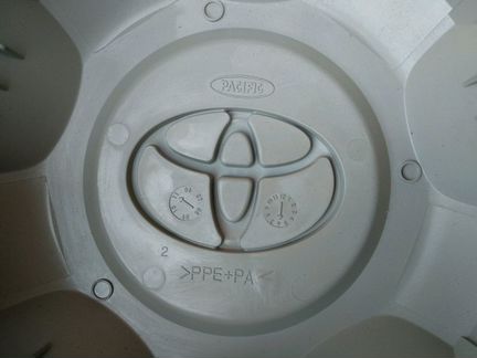 Колпачок Toyota Land Cruiser 200 диска новый