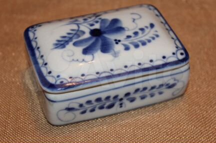 Шкатулка фарфоровая.Гжель