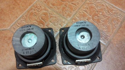 Динамики Sony 2,5 дюйма