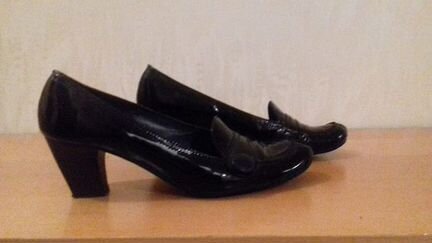 Туфли черные лаковые р 40