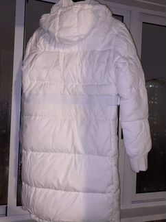 Пуховик женский белый
