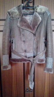 Продаю короткую искусственную курточку-дубленку