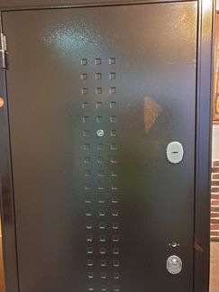 Двери металлические входные. новые