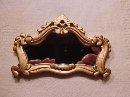 Стильное зеркало в 