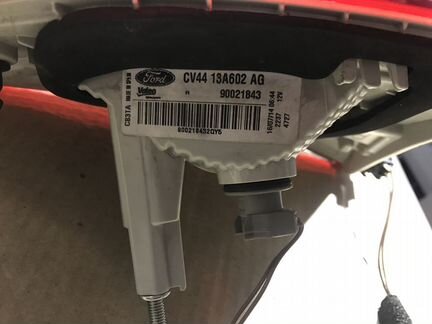 Фонарь правый в крышку багажника Ford Kuga