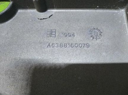 Крепление стола Mercedes V-Class W638 104.900 2.8L