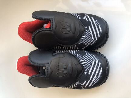 Кроссовки Adidas