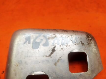 Кронштейн фары правый Mercedes E-Class W213