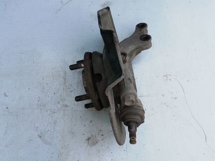 Пов-ый кулак передний правый Hyundai Elantra HD