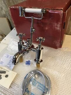 Смеситель на бортванны latore Италия