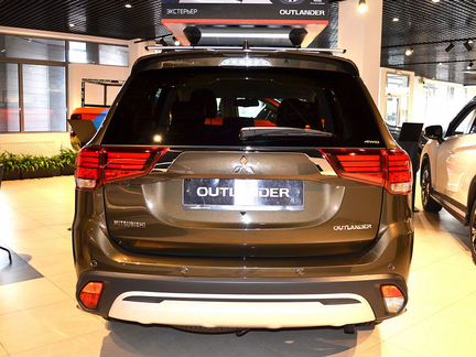 Mitsubishi Outlander 2.0 CVT, 2020
