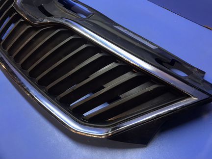 Решётка радиатора Skoda Rapid 1