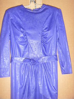 Платье нарядное, цвет- насыщенный фиолетовый