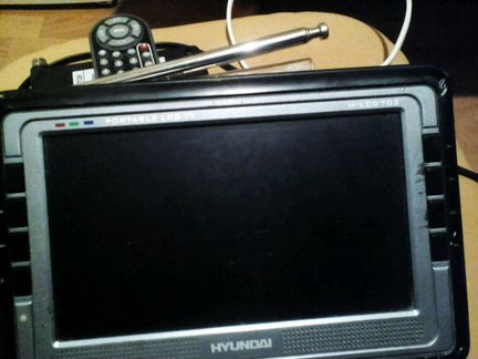 Портативный LCD телевизор Hyundai H-LCD703