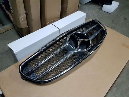 Решетка радиатора Mercedes E212 AMG 2013г - 2016г