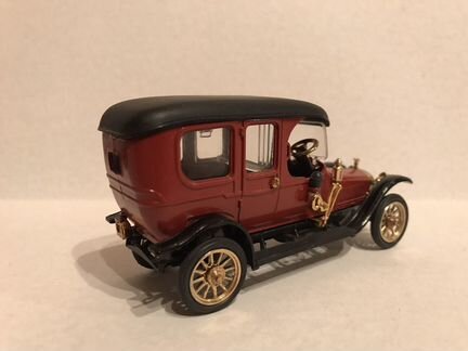 Модель автомобиля Руссо-Балт Лимузин А32. СССР.1/4