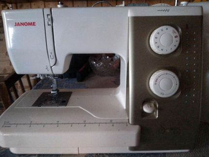 Швейная машина Janome Sewist 533