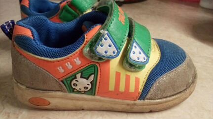 Кроссовки 26р