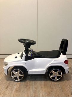 Машинка-каталка Mersedes AMG