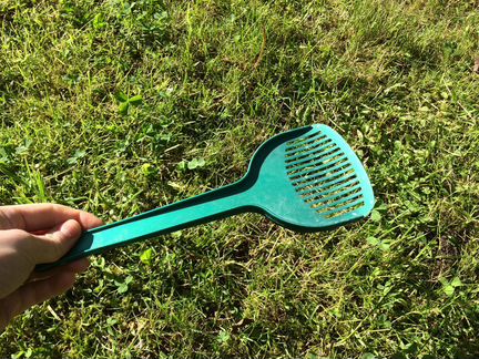 Миска для животных и совок для туалета