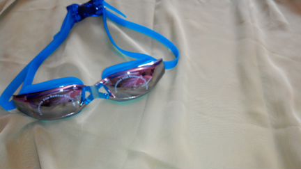 Новые очки для плавания