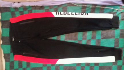 Спортивные штаны