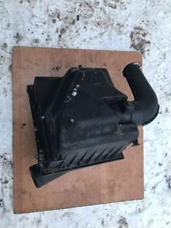 Корпус воздушного фильтра Volkswagen Golf 3 Vento