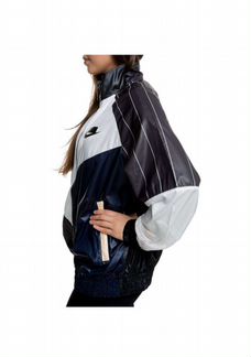 Стильная спортивная куртка NSW S, L