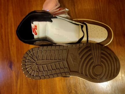 Jordan 1 high Travis Scott